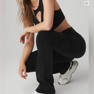 Alo Yoga Cargo Pants ~ Catch the Vibe